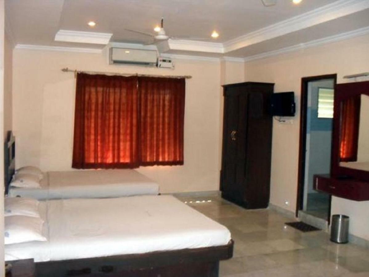 Hotel Vpn Residency Velankanni Buitenkant foto